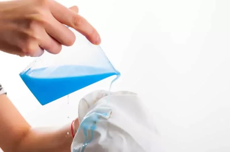 Jak używać odplamiacza Vanish, aby skutecznie usunąć plamy?