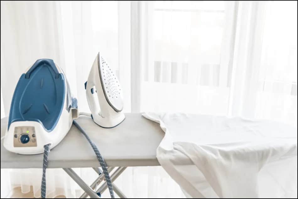 Jak prasować żelazkiem parowym, aby uniknąć zagnieceń i zniszczeń