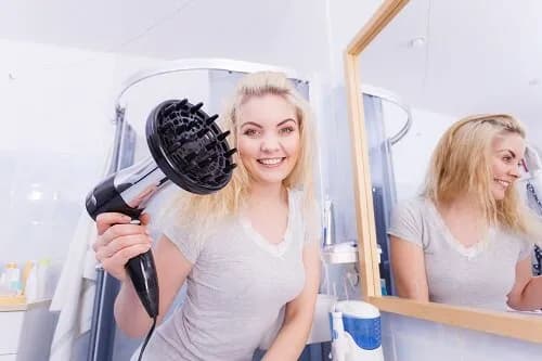 Co to jest dyfuzor w suszarce i jak zmienia sposób suszenia włosów