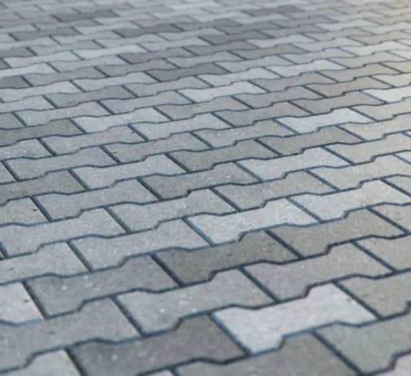 Skuteczne środki do czyszczenia kostki brukowej - uniknij trudnych plam