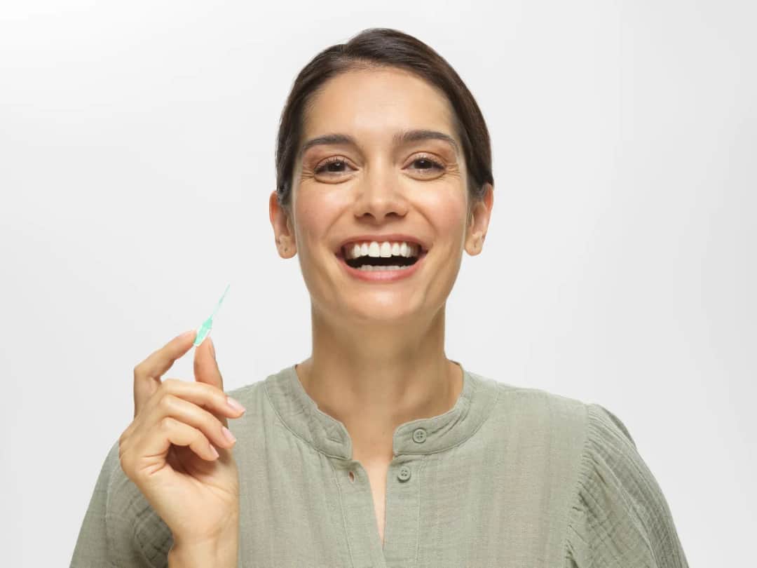 Jak czyścić przestrzenie międzyzębowe, by uniknąć problemów z dziąsłami