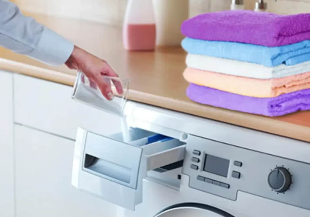 Skuteczne odplamiacze na stare plamy - jak szybko je usunąć