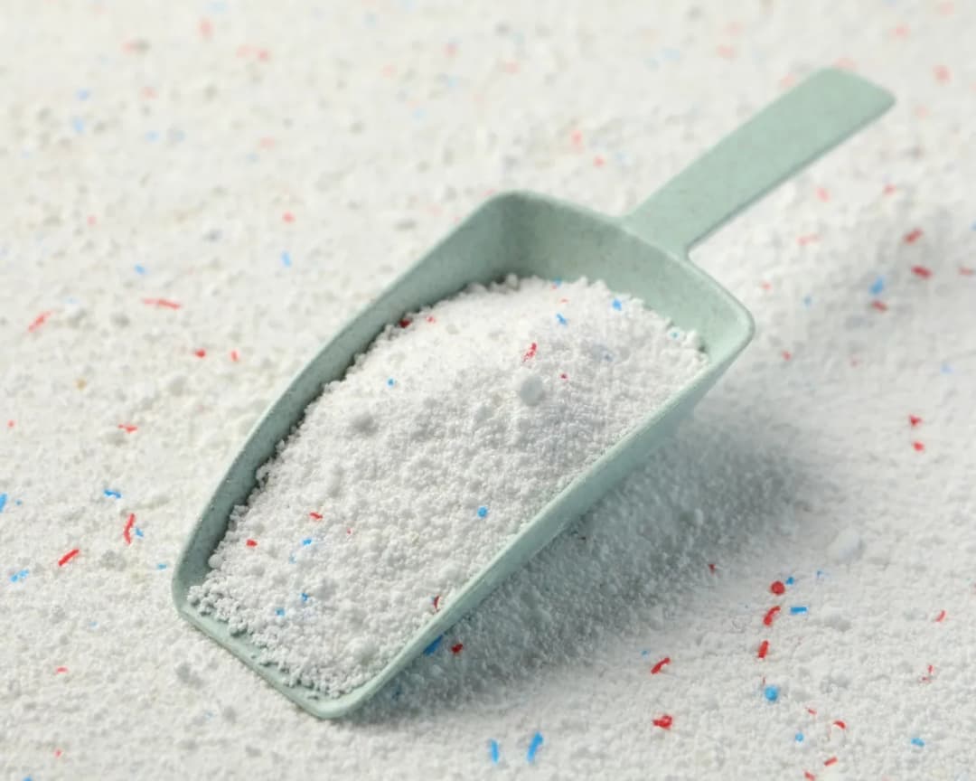 Jak odmierzyć proszek do prania bez miarki i uniknąć błędów