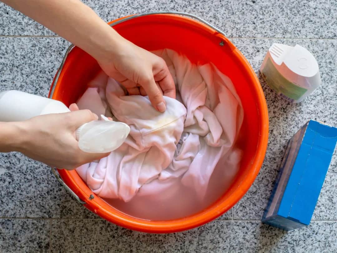 Najlepsze odplamiacze, które skutecznie usuną każdą plamę