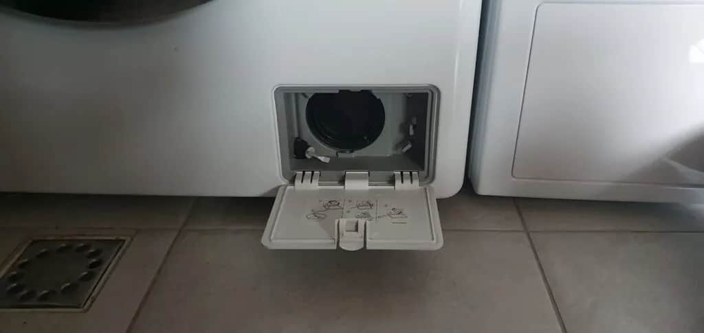 Gdzie jest filtr w pralce ładowanej od góry? Oto, co musisz wiedzieć