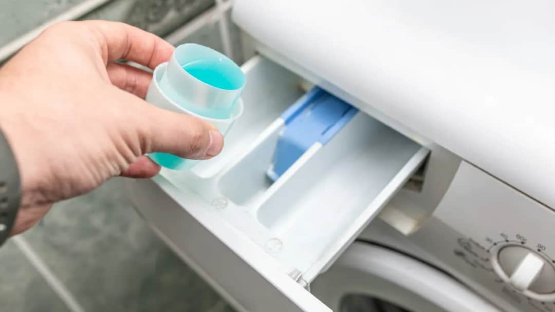 Gdzie płyn do prania? Oto jak poprawnie go wlać do pralki Gdzie płyn do prania? Oto jak poprawnie go wlać do pralki