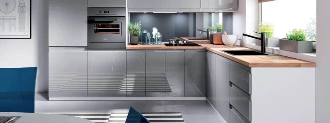 Czym czyścić meble lakierowane, aby uniknąć uszkodzeń powierzchni?