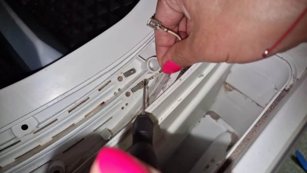 Gdzie jest czujnik wilgotności w suszarce? Odkryj jego lokalizację